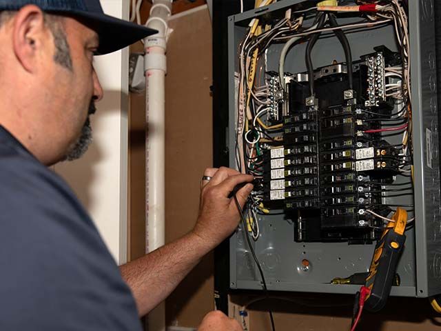 Electrical Panel & Circuit Breaker Specialists In Effingham